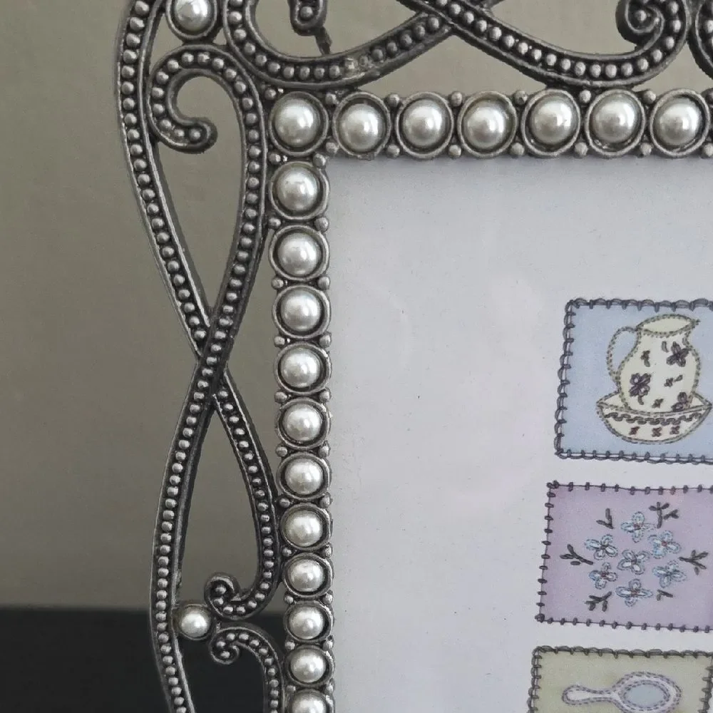 Elegant Silver Photo Frame with Pearl Accents